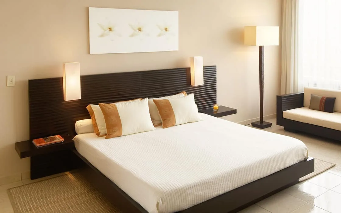 Grooved Wooden Queen Bedset